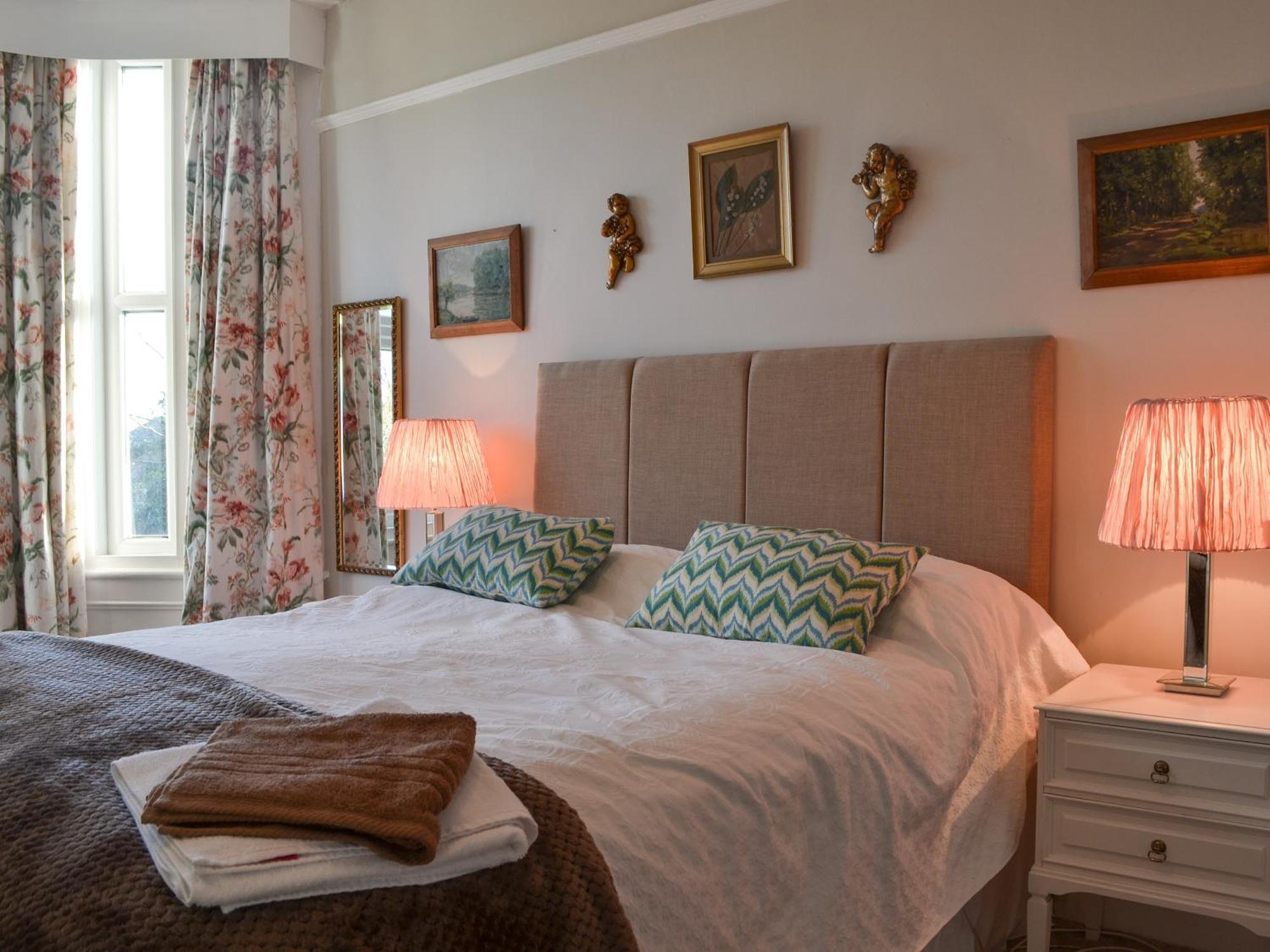 Gaerwen Villa Крикийт Екстериор снимка